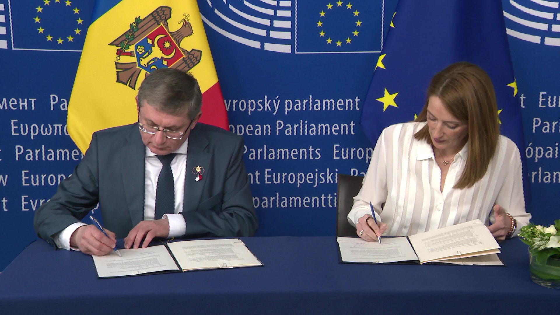 Memorandum of Understanding between the European Parliament and the Parliament of the Republic of Moldova on a Joint Framework for Parliamentary Democracy: extracts from the signing ceremony with Roberta METSOLA and Igor GROSU